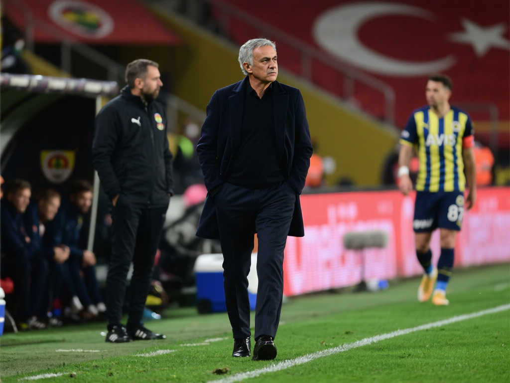 接击中了他 接击中了他