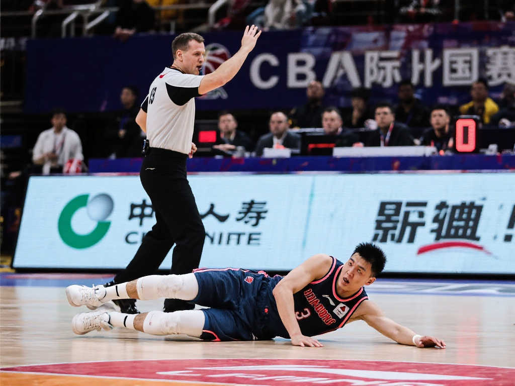 竞争激烈的 竞争激烈的